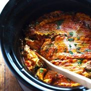 Super Easy Skinny Veggie Crockpot Lasagna - a handful of simple ingredients for a healthy family dinner. | https://peak-again.today