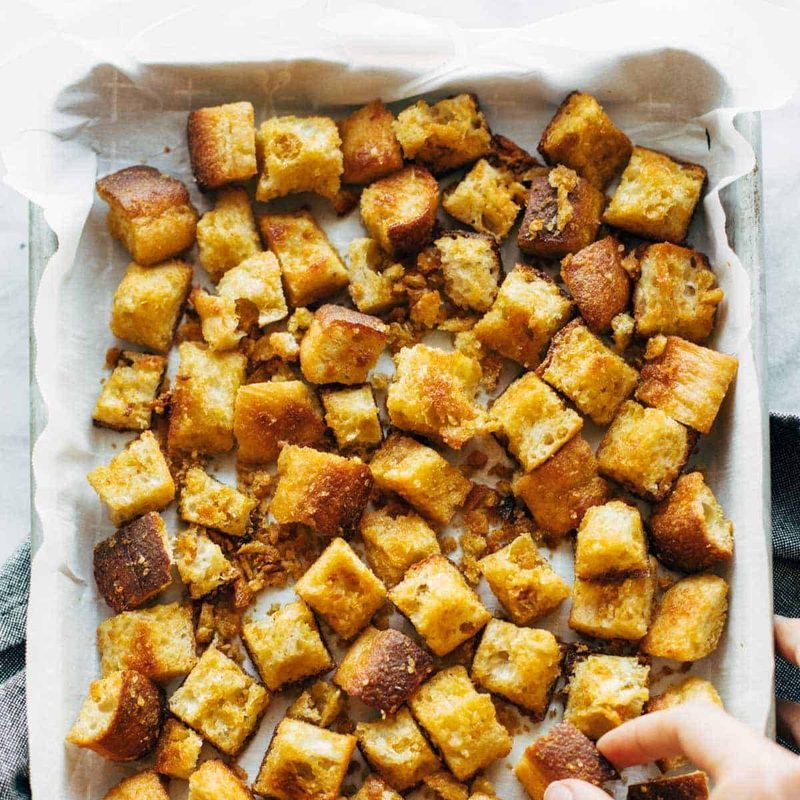 A picture of Cheezy Garlic Croutons