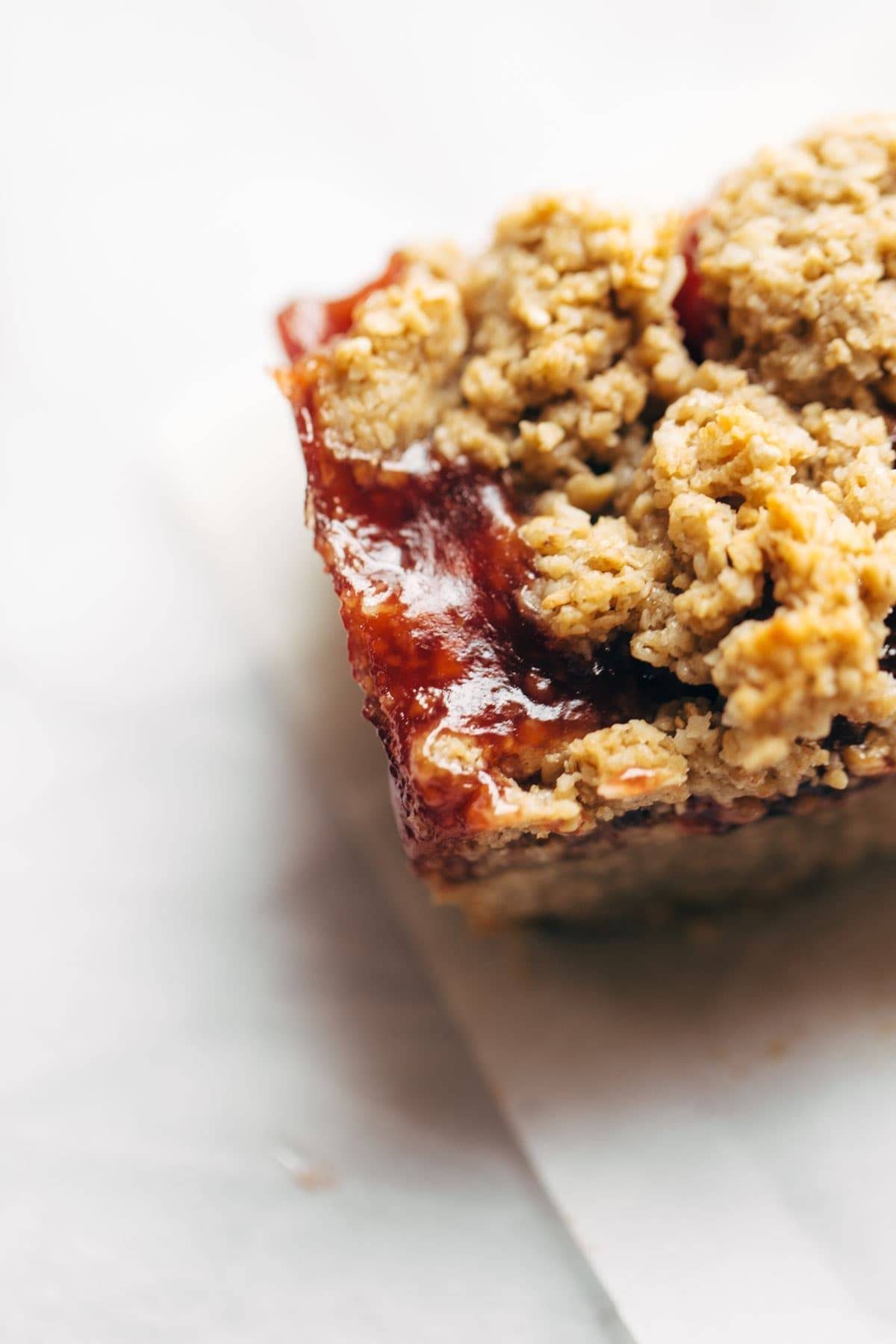 Strawberry Oat Crumble Bar