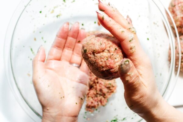 how to make meatballs | www.iamafoodblog.com