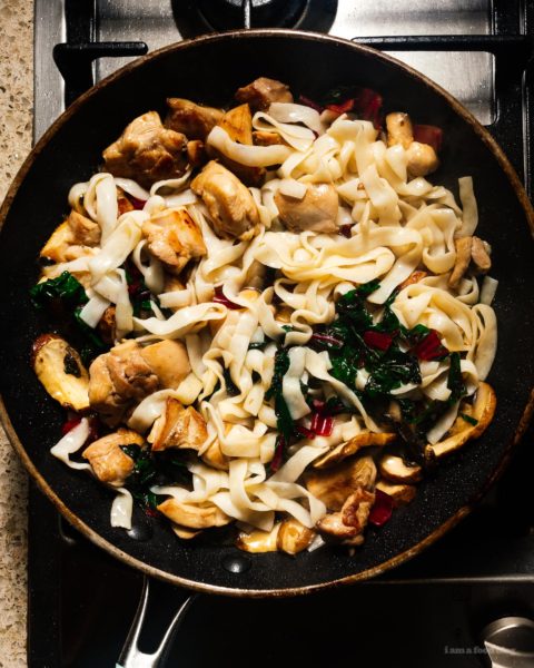 A quick and easy chicken shirataki noodle stir fry that is low carb, keto friendly, and absolutely delicious. You’re 9 ingredients and 10 minutes away from low-carb, keto noodle heaven. Plus, all the answers to the questions you have about shirataki noodles. #keto #ketodiet #ketofriendly #lowcarb #shiratiki #recipes #dinner #stirfry