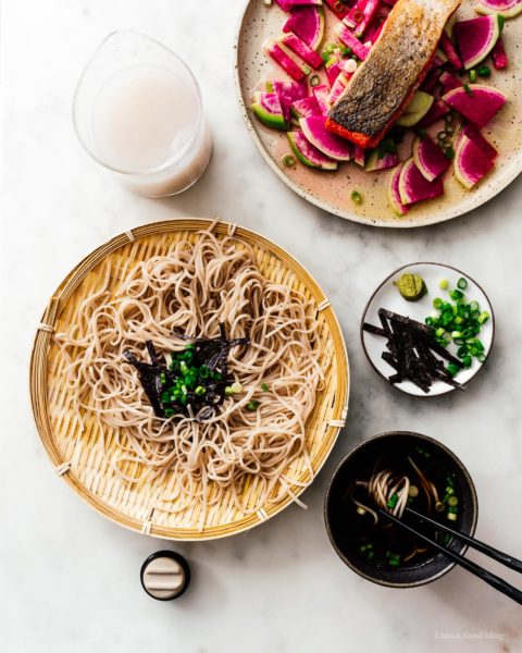 10 minute zaru soba with crispy salmon and quick pickled radishes recipe | www.iamafoodblog.com