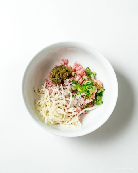 Do you like your wonton soupy or crunchy? Hatch green chile wonton two ways! #greenchile #wonton #hatchchile