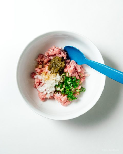 Do you like your wonton soupy or crunchy? Hatch green chile wonton two ways! #greenchile #wonton #hatchchile