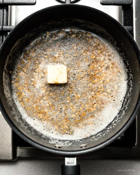 When you’re craving a bowl of childhood comfort with just a hint of adulting, make yourself a bowl of these garlicky brown butter parmesan noodles #recipes #dinner #easy #brownbutter #garlicnoodles #parmesan #butternoodles