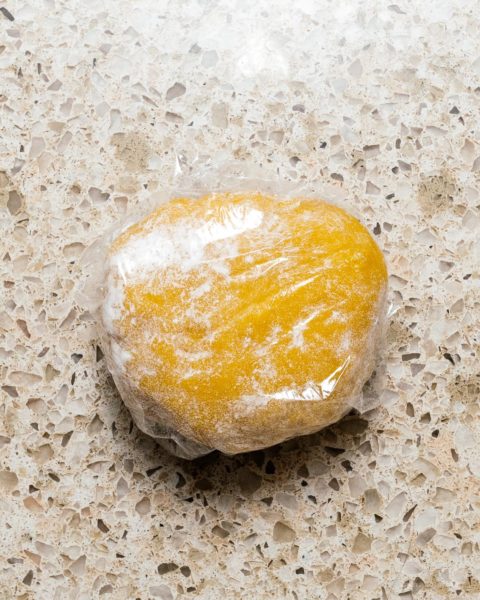 Fresh pasta at home is easier than you think. This easy almost-no-work recipe will show you how to make pasta as good as the fancy Italian place in town. | www.iamafoodblog.com