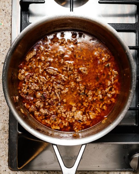 This easy ragu bolognese is perfect for weeknights. Your house will smell like the best Italian kitchens as all the stress from the day just falls away. #bolognese #pasta #weeknightitalian #easyrecipes | www.iamafoodblog.com