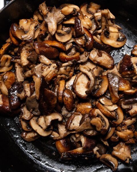 Creamy, umami packed garlicky brown butter mushroom risotto: nutty brown butter pan seared mushrooms throughout and on top. | www.iamafoodblog.com