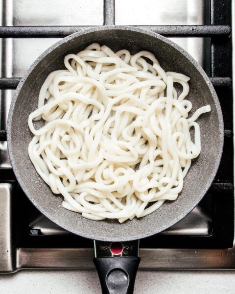 Everything Bagel Pesto Stir Fry Yaki Udon | www.iamafoodblog.com