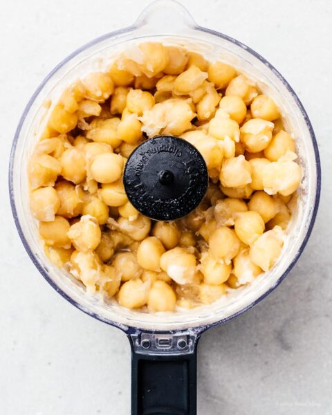 Super Easy Smooth and Creamy Hummus Recipe | www.iamafoodblog.com