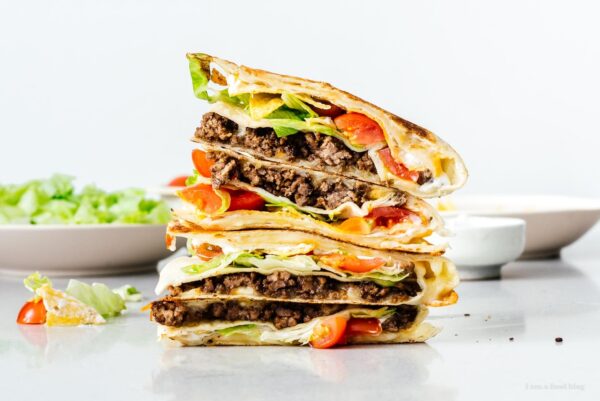 crunchwrap supreme wrap hack | www.iamafoodblog.com