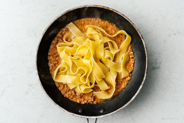 how to sauce pasta | www.iamafoodblog.com