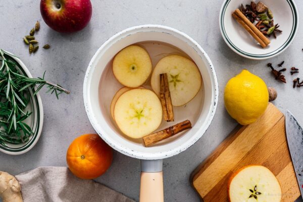 apple cinnamon simmer pot | www.iamafoodblog.com