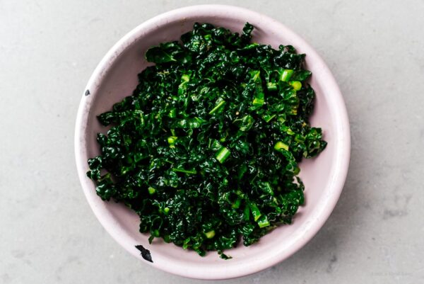 vegan kale salad with nutritional yeast | www.iamafoodblog.com