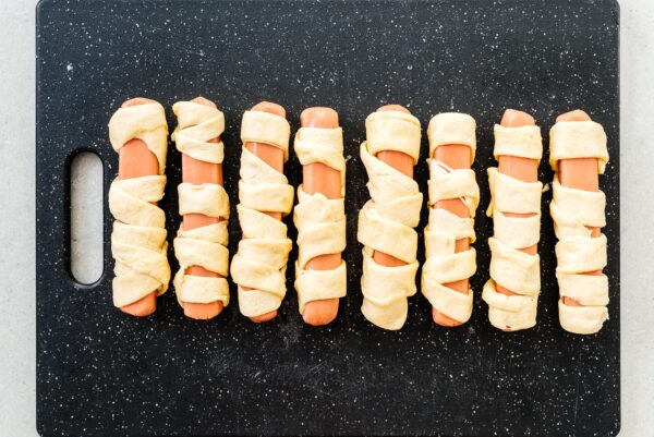 making mummy dogs | www.iamafoodblog.com