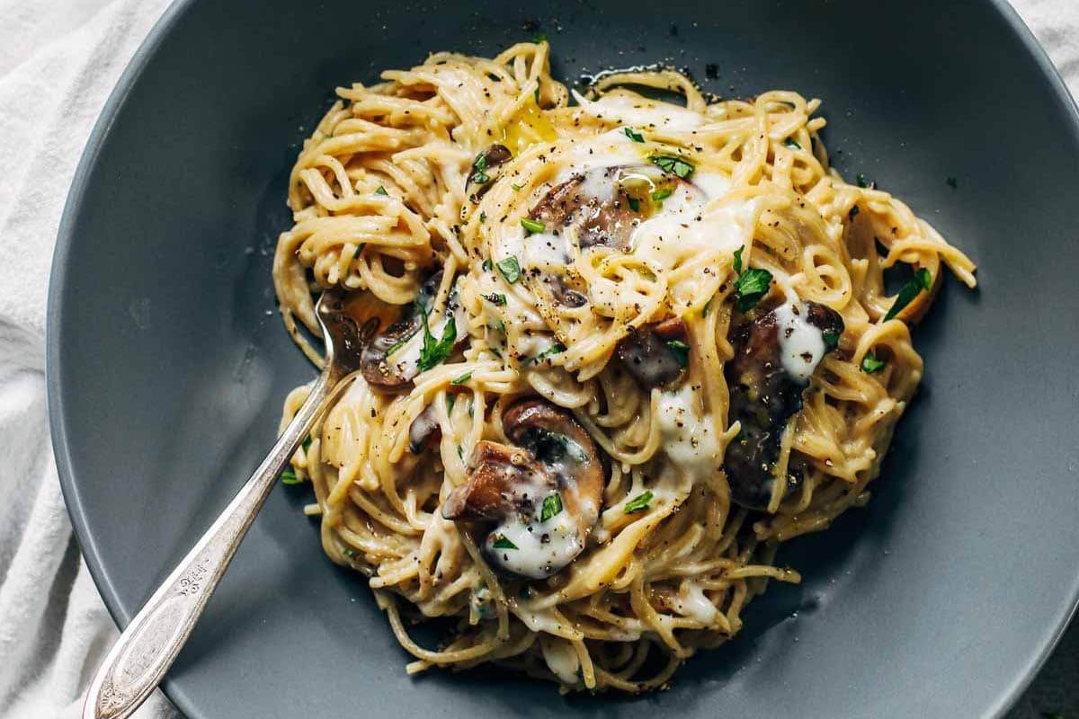 Mushroom Spaghetti in a grey bowl.